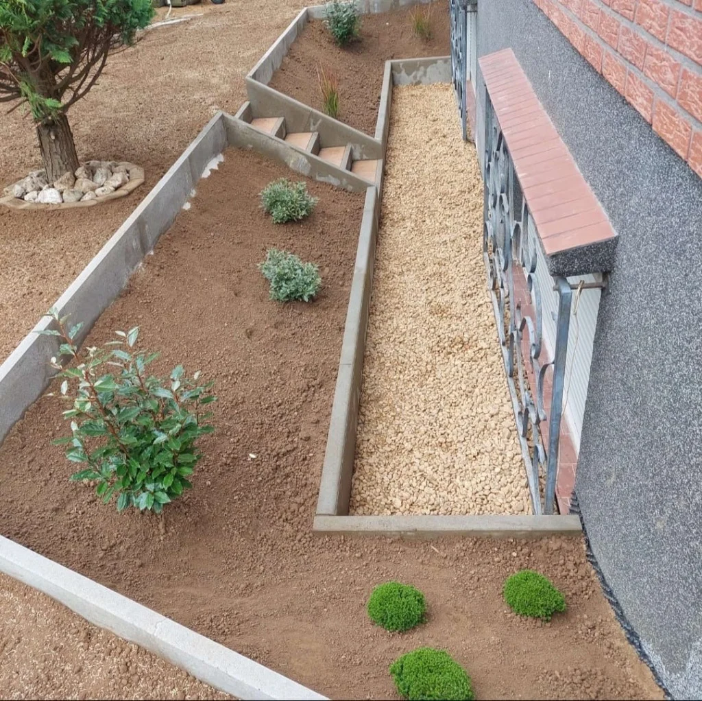 Beetanlage mit Hangabfang Uckerath